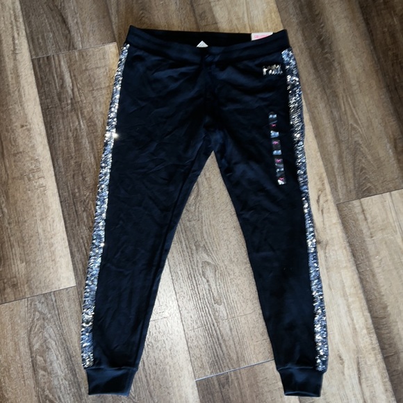 VS Pink Black Set with Sequins 🌹🌹 - Picture 5 of 13